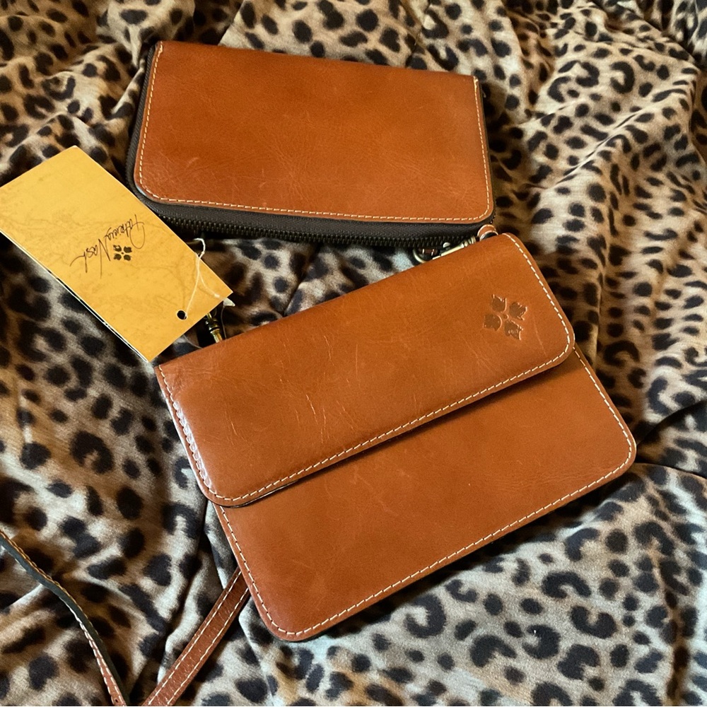 PATRICIA NASH TAN LEATHER CROSSBODY 2-PIECE WALLET SHOULDER BAG IN ONE $169